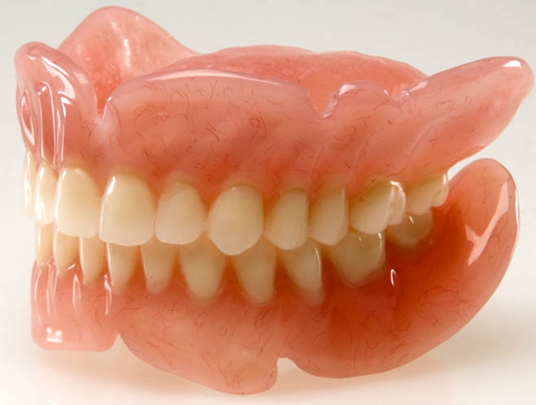 Протезирование зубов: съемные протезы